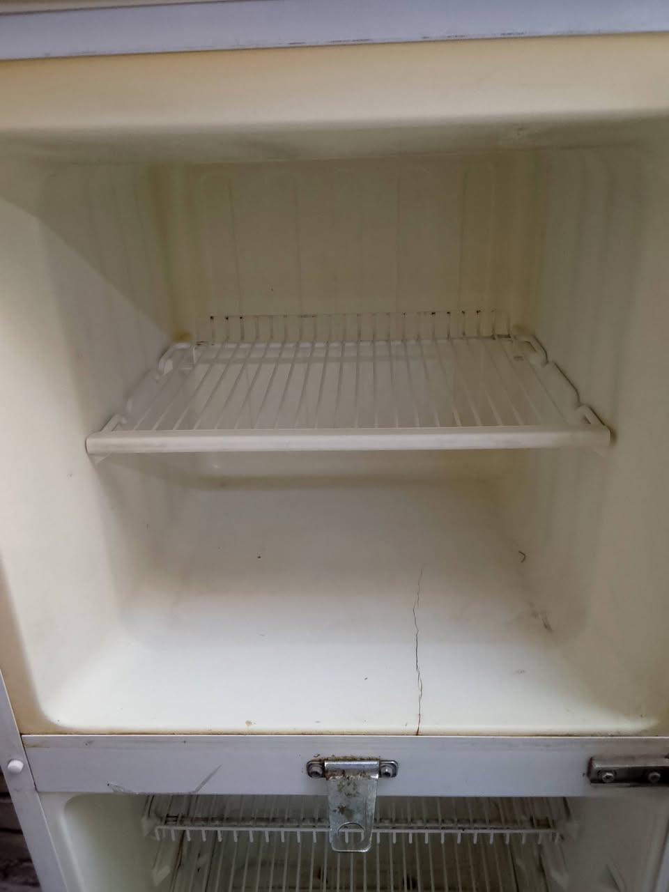 السلام عليكم
الثلاجه ب50
الطباخ ب50
المبرده ب 25
مكاني حي الخطيب قرب أسواق تفاحه هاتف ***********
