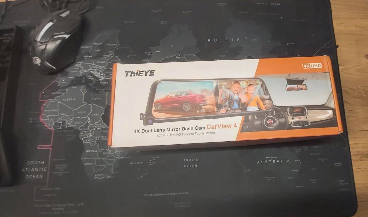 السلام عليكم 

كاميرا داش كام CarView 4 ذات العدسة المزدوجة بدقة 4K

- المميزات:
- طراز  4k Dual Lens Mirror Dash Cam CarView 4

- كاميرا أمامية بدقة 4K وكاميرا خلفية بدقة 1080P
- زاوية رؤية واسعة مزدوجة 170 درجة
- شاشة لمس IPS فائقة الوضوح مقاس 10 بوصات
- رؤية ليلية فائقة
- مستشعر G للتسجيل الطارئ أثناء التصادمات أو الحوادث
- المواصفات:
- دقة الكاميرا الأمامية: 4K
- دقة الكاميرا الخلفية: 1080P
- زاوية الرؤية: 170 درجة
- شاشة اللمس: 10 بوصات IPS
- المزايا:
- رؤية شاملة للطريق
- تسجيل فائق الوضوح
- سهولة التصفح والتشغيل
- أمان وراحة بال على الطريق


**إذا كنت صاحب هذا الإعلان وتريد حذفه لأي سبب، رجاءا أرسل رسالة إلى الدعم الفني**