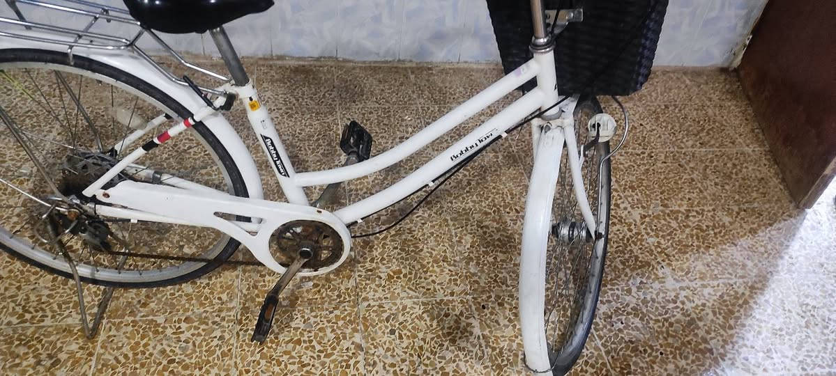 السلام عليكم بايسكل عبد الحليم لون ابيض للبيع ابو الكير بايسكل نضيف  يعني تاخذو شرط ما تصرف عليه ربع
للاستفسار اتصل على الرقم
السعر 85
شراي تعال خاص 
وتدلل 
عنوان موصل جانب ايمن


**إذا كنت صاحب هذا الإعلان وتريد حذفه لأي سبب، رجاءا أرسل رسالة إلى الدعم الفني**