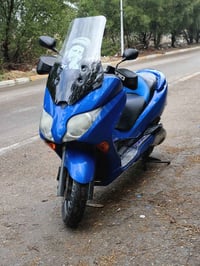 اسلام عليكم  ‏فورزه 010 بيها دمام وسماعات شغاله  ‏كير شغال 4 تحويلات و...