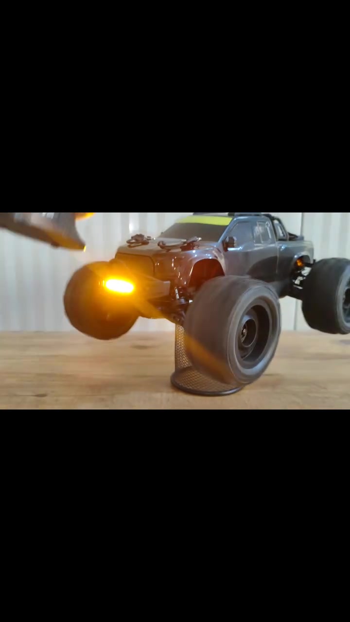 ! السلام عليكم !
ZD Racing , MT16 
محرك برشلس سرعة 90KM كيلو متر 
بطارية 3S، دبلات زيتية 
السيارة جديدة لوك شركة كاملة ملحقات تفاصيل اكثر خاص .


**إذا كنت صاحب هذا الإعلان وتريد حذفه لأي سبب، رجاءا أرسل رسالة إلى الدعم الفني**