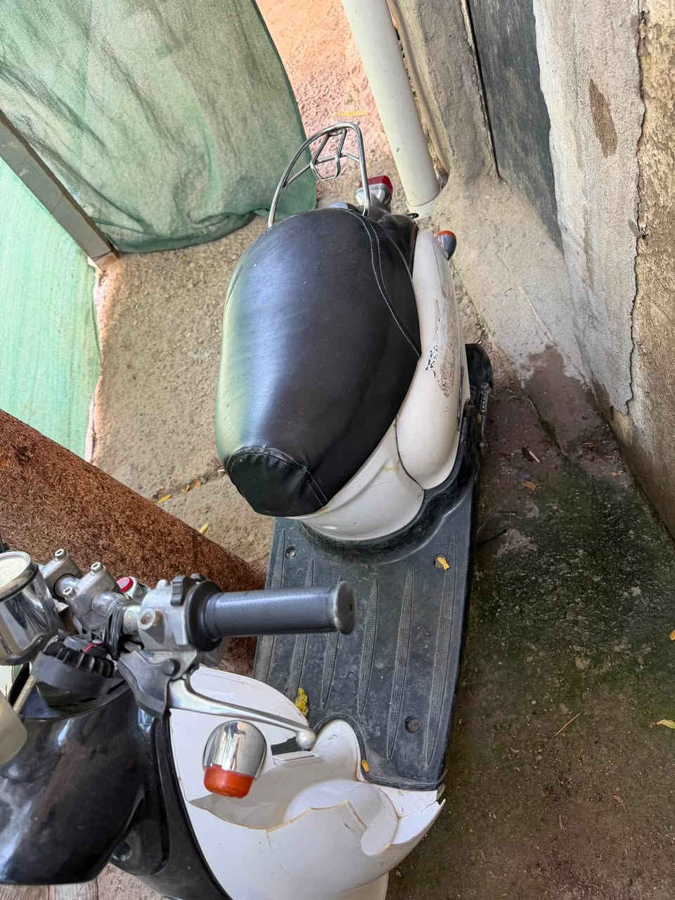 عندي عبدحليم البيع سعر 250بي مجال قليل  شراي اتصال ***********مكانها كركوك  الدراجة جاهزه مابيها اي نقص
