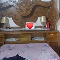 غرفة نوم • مستعملة • ميز تواليت