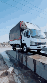 للبيع موديل 11 مابيهه غير طخه بسيطه بالغد مال السايق فقط كير محرك اكسل...