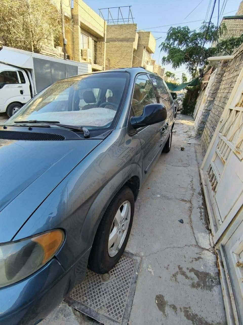 سيارة دوج كرفان  7 راكب موديل 2007
مكينه 3300 وكير مكفوله 

تخم تاير جديد 

باتري جديد 

صدر جديد 

تنته جديده 

شاشه + كامره خلفيه 

السيارة  مصبوغه حزام للجمالية 

السعر 73 وبيها مجال قليل 

مكان السيارة حي اور قرب جامع الفردوس 

الرقم /***********
