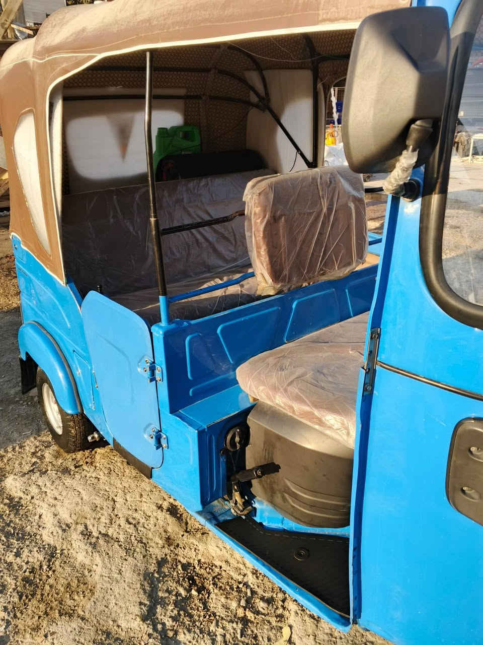 السلام عليكم تكتك للبيع رقم وسنويه موديل 21 شهر 11بيه ضربه بلغد صغيره دوس مصبوغه جماليه رقم ***********ما متواجد خاص
