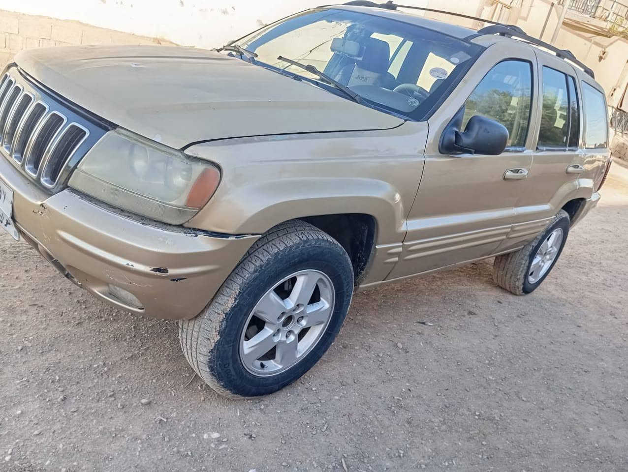 سعرها 40ورقه مكينه كيرمابيهن شي رقمها اربيل شرط التحويل والوكاله سنويه منتهيه موديلها 2000 مكانها كركوك   ***********
