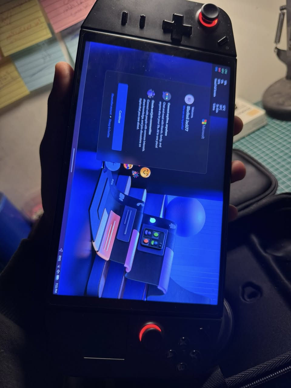 السلام عليكم
جهاز lenovo legion go 
512 g
16 رام
معالج z1 extreme 
نظافة 100%
مستعمل اقل الشهرين !
يجي وية الجهاز 
لاسق شاشة اصلي من شركة jsaux 
كفر اصلي لون اسود 
كفرات جويكونز 

السعر 
735
وبي مجال 
او مراوس مع ماك بوك  الاجيال الحديثة m1 فما فوق 
ودفع فرق 

للتواصل خاص 
او واتس ***********
