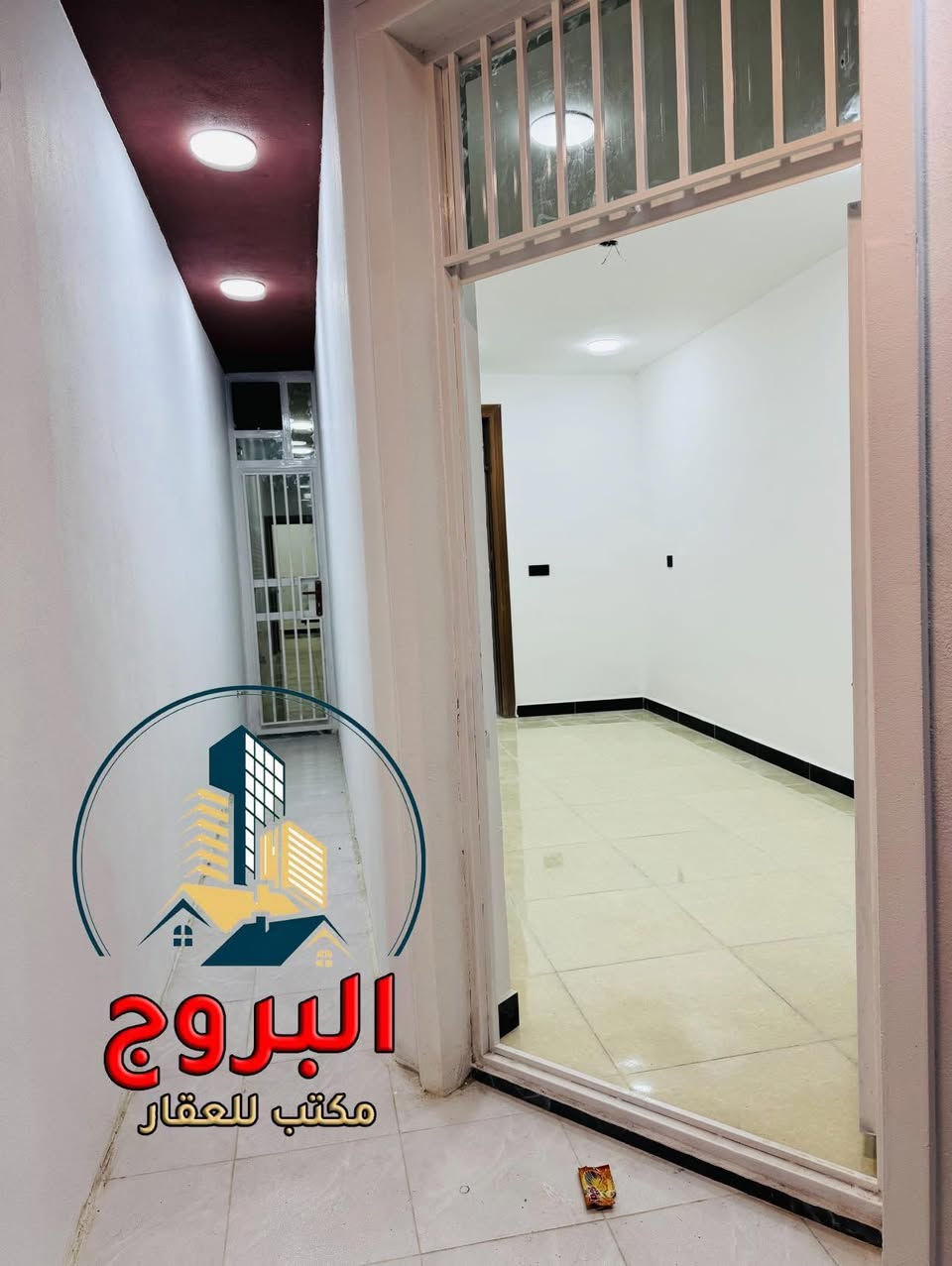 ⚜️  #للبيـــــــع في الـــــــــــدورة  ⚜️
♻️ دار سـكـــــــــني .. ترميم جديد درجة اولــــــئ

🔴 تفاصيل : العقار
🔴 المساحة : 80م 
🔴 الواجهة : 4م
🔴 النزال : 20
🔴 طابق ونص :
🔴 الملكية : طـــــــــابو  ملك صـــــــــرف
🔴 موقع ممتاز  وكافة  الخدمات  متوفرة
🔴 صرف صحي  + كهرباء + ماء  + تبليط  + ارصفة 

♻️ طابق الأول
مدخلين  +  صالة ضيوف  +  مطبخ +  صحيات عدد 1 + غرف النوم  عدد 1  + مناور

♻️ طابق الثاني 
غرف النوم عدد 1    +  سطح

⚠️ العنوان
                      بغداد  ..  الدورة   ..  ابـــــــــودشير
                              قرب شارع  الصيرفة 
                             خلف اسواق خوخة
                              عرض الشارع  10م

_
إذا لم يناسبك هذا العقار، لدينا خيارات متنوعة 
تشمل منازل، وأراضٍ تناسب جميع الأذواق.
________

#لمعرفة ../    السعر #اكتــب   رقم   (  1  ) 
     
🟣👈  (   ليأتي  أليك  الرد  برسالة خاصة  📩   )
((  تعامل والتفاوض مع #صاحب  العقار   حصراً  ))

____________________
  زبائننا  الكرام بكم نرتقي ونتشرف بزيارتكم 
احصل على منزل أحلامك معنا، نحن مكتب عقاري 
موثوق ومتخصص في تلبية احتياجاتك السكنية
لاتتردد في زيارتنا او الاتصال بنا 
___________________________

للاستفسار أي سؤال ___________ الأتصال على 
الرقم 

( *********** )        
⁨
#دمتم__في__رعاية__الله
