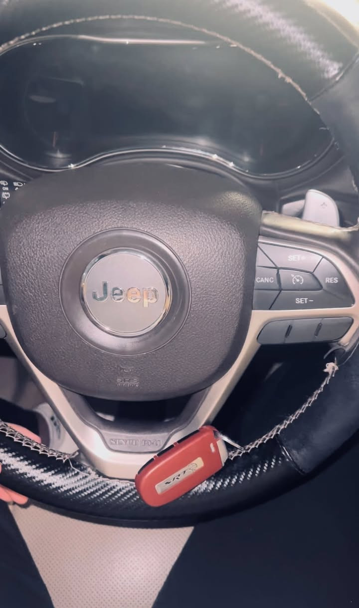 السلام عليكم
جيب اوفرلاند للبيع السياره مكفوله من الشخط و السيراه استعمال شخصي مواصفاتها مواصفات الاوفرلاند معروفه
شاشه جبيره
كشنات خزن ميموري
بنروما
جگات تصعد و تنزل السياره
مكينه v6 3600
بصمه SRT
برده الصندوك
دخول ذكي
دمامات
السياره مكفوله من الشخط استعمال شخصي 
مكان السياره بغداد
‭٠٧٧٠ ٩٧١ ٨٢٢٦‬
