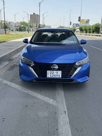 عندي نيسان سنترا موديل٢٤ أمريكي سياره جديده لوك حادثها جاملغ وباب بجسم...
