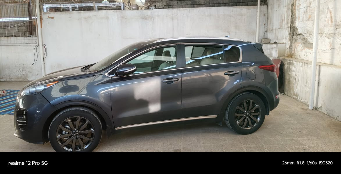 السلام عليكم كيا سبورتج موديل 19 فول مواصفات  عدا الفتحه
رقم اربيل انكليزي باسمي تحويل ثاني يوم 
محرك 2400 ماشيه 78 الف
 مكفوله كفاله عامه ماعدا حادث امريكا 
جاهزه للاخير
 تبريد حدادية
تخم تاير 
مكاني ناصريه الاسكان الصناعي 
***********
السعر 185 وبيها مجال للشراي
