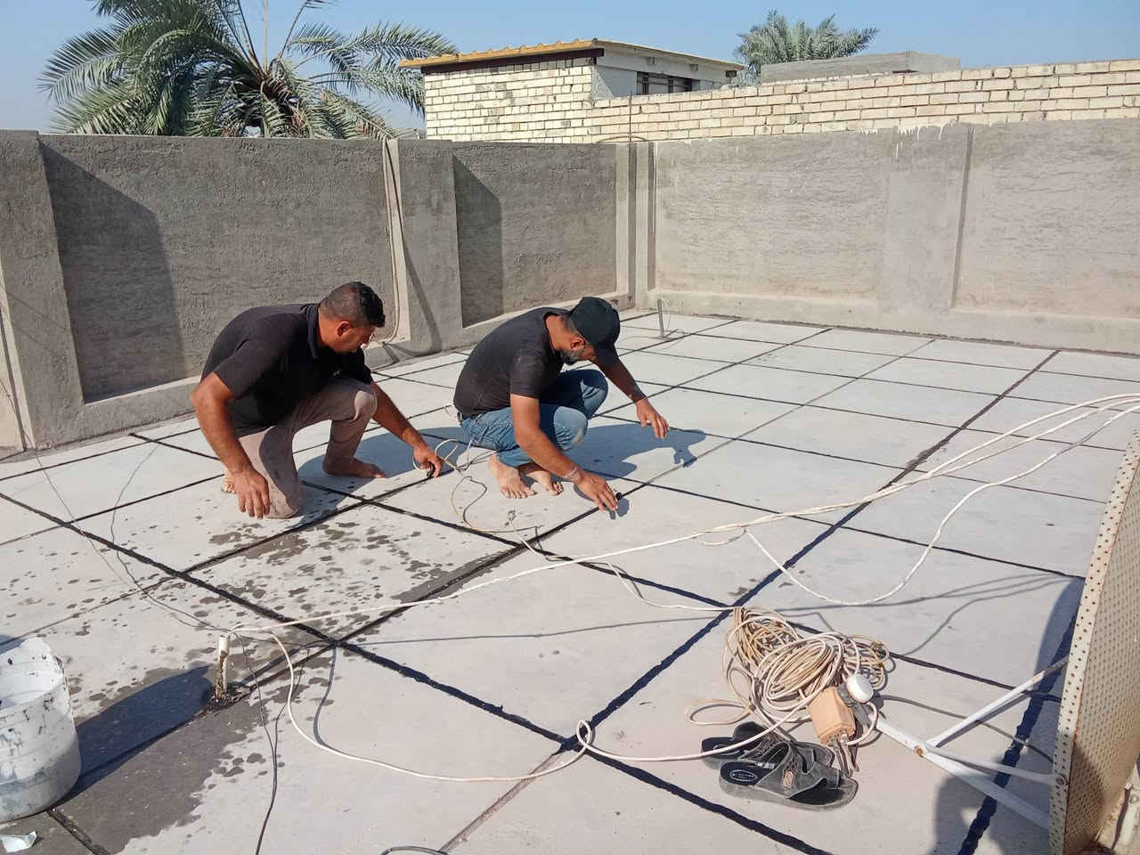 سلام عليكم مستعدون لتطبيك صطوح واعادة الماستك بانسب الأسعار الاتصال على رقم ***********
