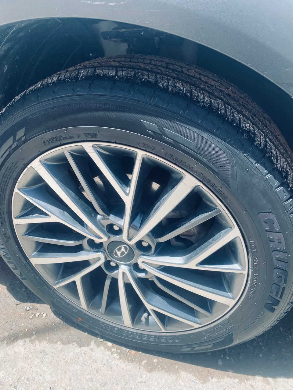 سلام عليكم توسان للبيع موديل ٢٠٢٠ شركة القاصد تشغيل عن بعد كوري الأصلي مواصفات واحد على واحد ماشية ٩٩ تخم تاير كوري الأصلي سيارة اخيرا الله سعر ٢٠٥ بيه مجال حك جيه ***********
