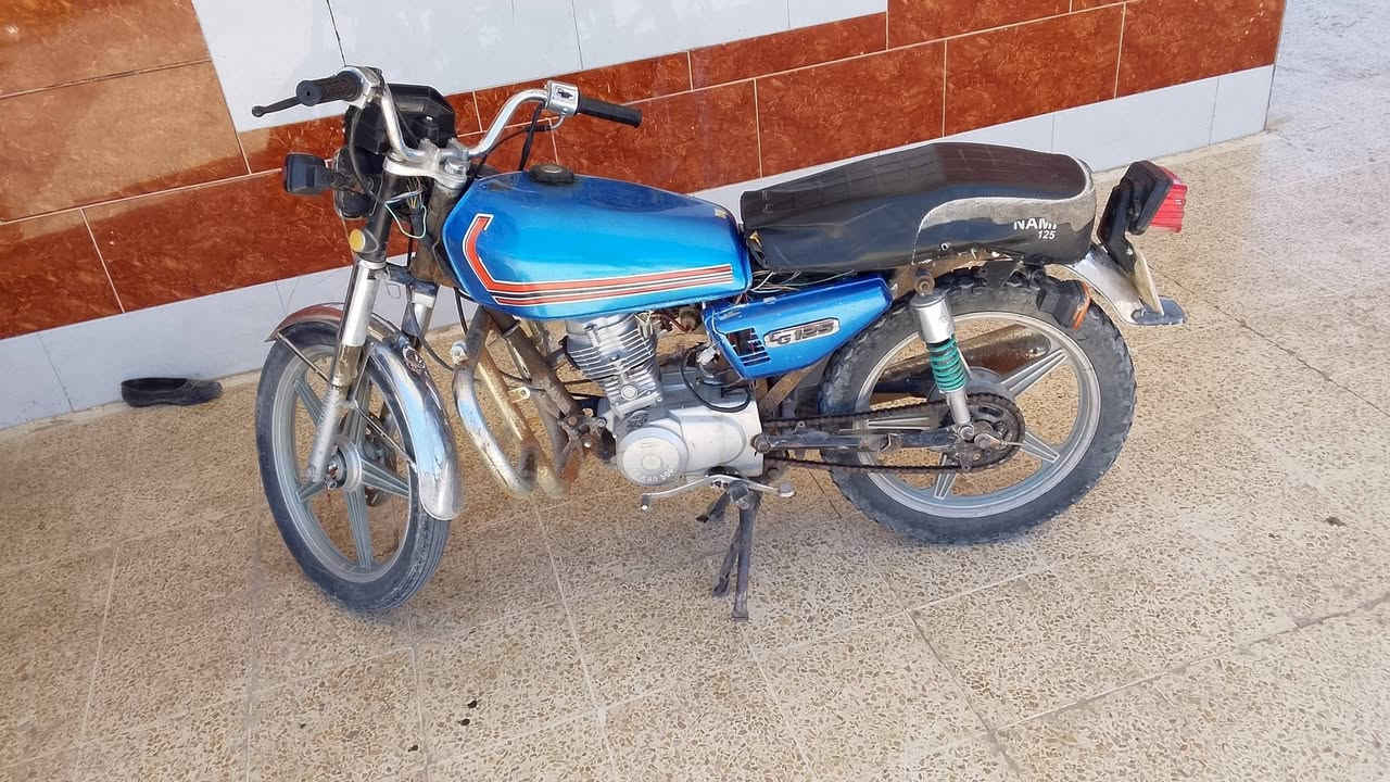 السلام عليكم موطو للبيع السعر 250 خمسه كير كلشي مابي  شغاله كهرباياته الرقم ‏‪‏‪***********‬‏وللعلم تر لموطور نضام محرك مال بدون سلف ول 5 كير والله
