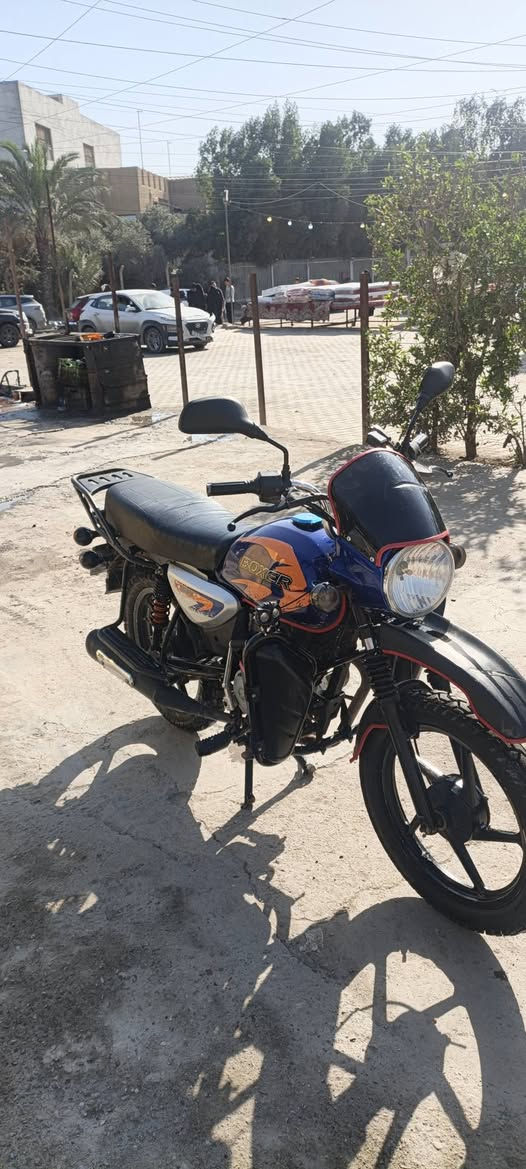 السلام عليكم دراجه بوكسر 
موديل 2019 أوراق الاصليه سبعه ماشين ب معامله ترقيم قبل سنه وما مكملينهه دراجه نضيفه وخير من الله جاهزه من كلشي بس المكينه عوزهه تجفيت فقط بيهه دخانه شلعه ومعدل كهربائيات فول 
#قيم باليرضه الله وخذهه  
#ترهم_مراوس 
#العنوان_بغداد_البلديات
***********
