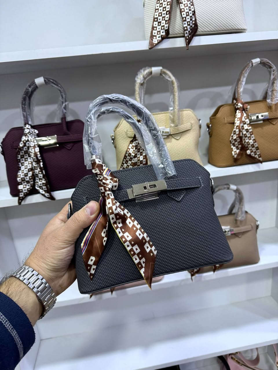 كوالتي فوووول 💯
العرض ↔️ 25 سم
الارتفاع ↕️ 17 سم
السعر 20
توجد خدمة توصيل


**إذا كنت صاحب هذا الإعلان وتريد حذفه لأي سبب، رجاءا أرسل رسالة إلى الدعم الفني**