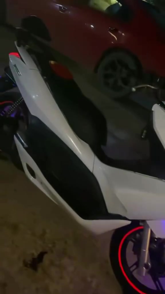 سلام عليكم pcx جيل اول 
مكينة150
جامه عالية كاربون فايبر
نشطة ب شكل سعر 10$وبيه مجال بسيط  كرادة شراي خاص ويدلل


**إذا كنت صاحب هذا الإعلان وتريد حذفه لأي سبب، رجاءا أرسل رسالة إلى الدعم الفني**