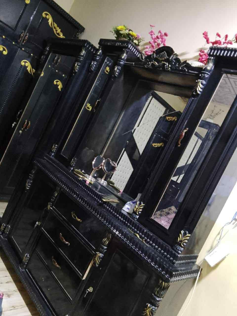 السلام وعليكم غرفه صاج رقم واحد ٧قطع 
بعدها جديده ومرتبه فخمه قبل فترا اخذتها 
مكان الغرفة موصل حي الكرامه ادفع سعر ايذ عجبني
أبيع ***********متواجد عل رقم واتساب مابي مسدود
