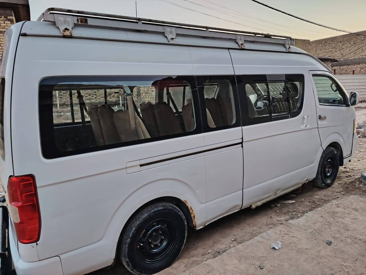 سلام عليكم جنبي للبيع ٢٠١٤ جاهزه مكينه كير حداديه جدد كهربائيات تبريد خير من الله تخم تاير جدد  رقم قادسيه انكليزي بأسمي بيهه طخه بسيطه بالصفحه الطويله  وخياساات بالهلالات بدون صبغ السياره خير من الله السعر 118وبيهه مجال حك الجيه  عنوان الشاميه ***********
