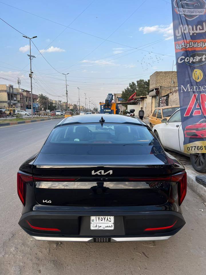 K4  موديل 25 سياره جديده  2 قطعتين  صبغ  بدون دواخل سعر 150 وبيه مجال
‭٠٧٧٦ ٨٥٤ ٤٠٧٩‬
