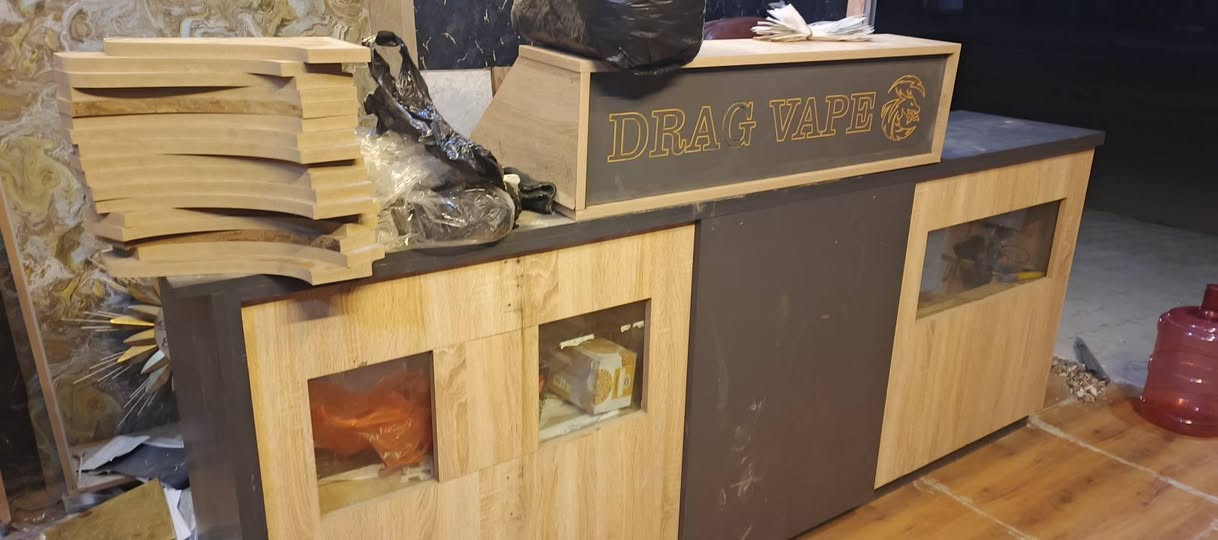 بيع ميز مستعجل عليه سعره ١٧٠ الف دينار كامل بدون ولا شخطة مجرد تراب رقم ***********
