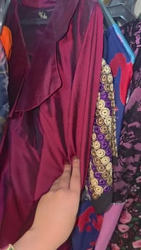 ابيعهن شلعة على اول وحدة تدخل وسعر مناسب 07746669638