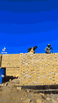 عمل بناء • مقاول • خدمات بناء