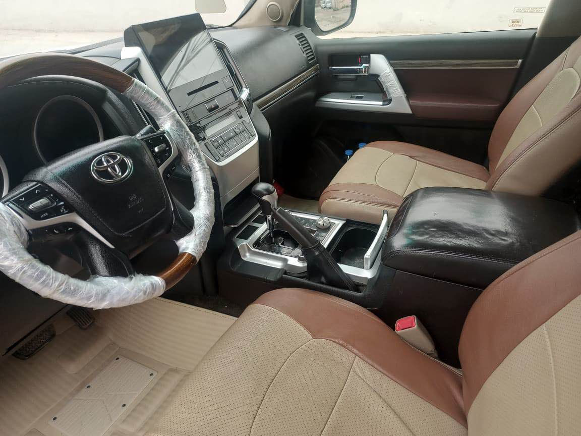 2011 كراوه به 2021
مواصفات فول VXR 6.7سه ياره يه پاكو جوانه ره قه م يعه سله به لام من به شه رت تحويل ناي فروشم 
كامل بوياخ كراوه  كيروو مه كينه كاره باي به شه رت
كورينه وه ش ده كه م 
سعري ١٧٠
*********** كالار, السليمانية
