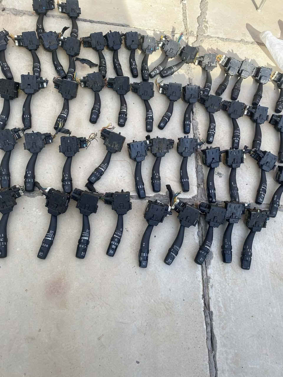 يدات. لايت وجام تفصيخ كوري ياباني صيني امريكي يباع جمله سعر القطعه 2000 دينار اقل عدد 50 قطعه مشكل يوجود توصيل لكل العراق سعر المفرد يختلف حسب القطعه. 
***********
