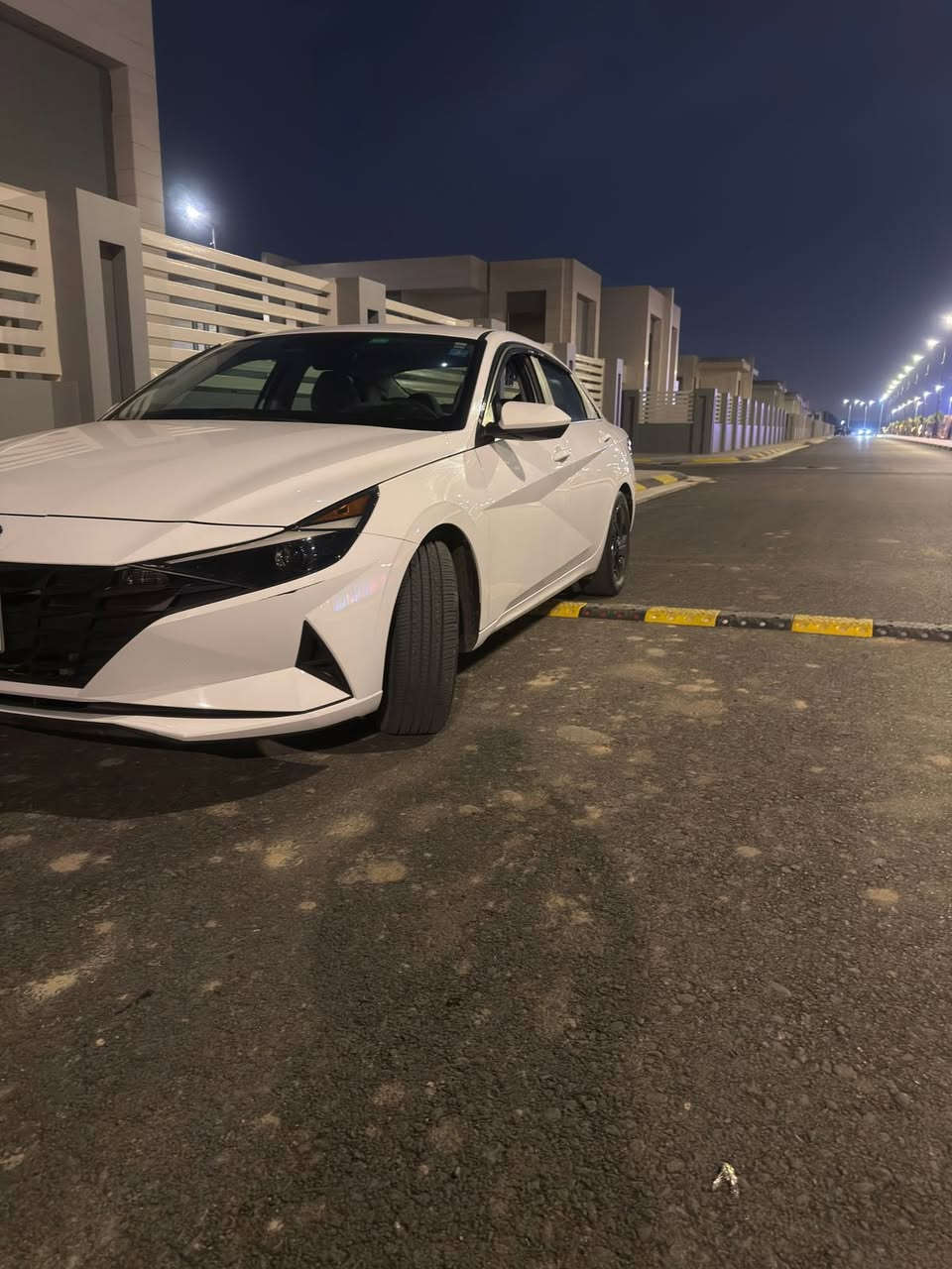 السلام عليكم النترا هايبرد 2023 
ماشيه ٤٠ميل
(كلين السياره )بدون ضربه (مياه امطار فقط )
السياره فول ماعده فتحه 
حساسات
رادار 360د
تحديد مسار 
دوشمه جديده 
 موجوده صورها بامريكا
وبيها بارد فقط هلال الجاملغ الخلفي
السياره كفاله عده ذني وين ماجان أفحص بليعجبك 
دوشمه جديده
السعر 155$ وبيه مجال 
العنوان بغداد الكاضميه الدولعي
رقم الهاتف :***********
