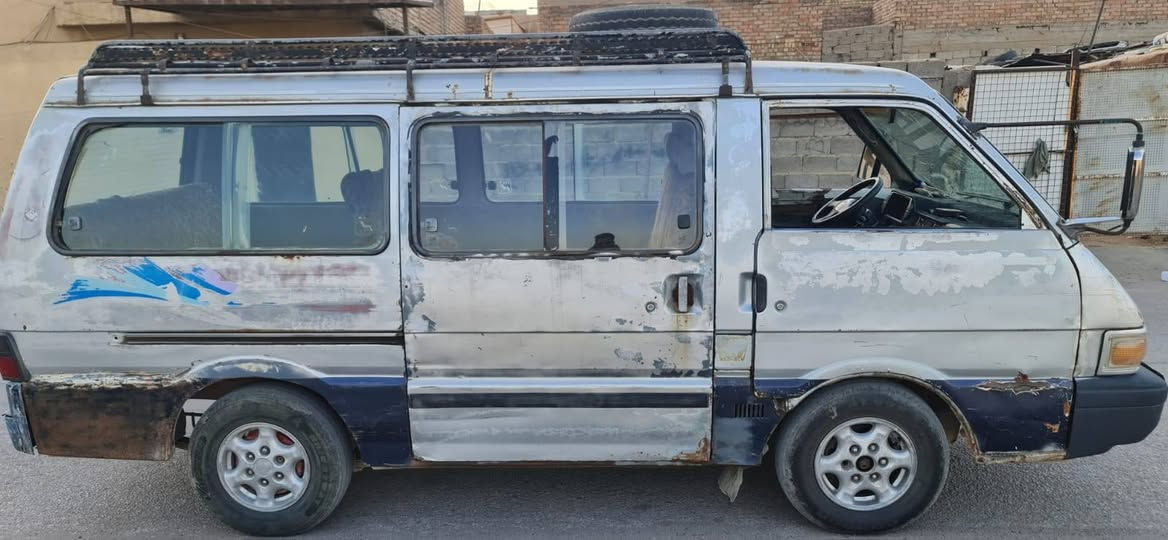 السلام عليكم سياره كيه للبيع موديل ٩٦ رقم بغداد ألماني كير ومحرك واكسن خير من الله صدر أمامي وخلفي جديد تخم تاير زينات باتري نظيف سياره جاهزه المكان الدوره هور رجب السياره صاحبه يريد تحويل لاتصال على لأرقام التاليه *********** - - *********** أبو علي الشمري
