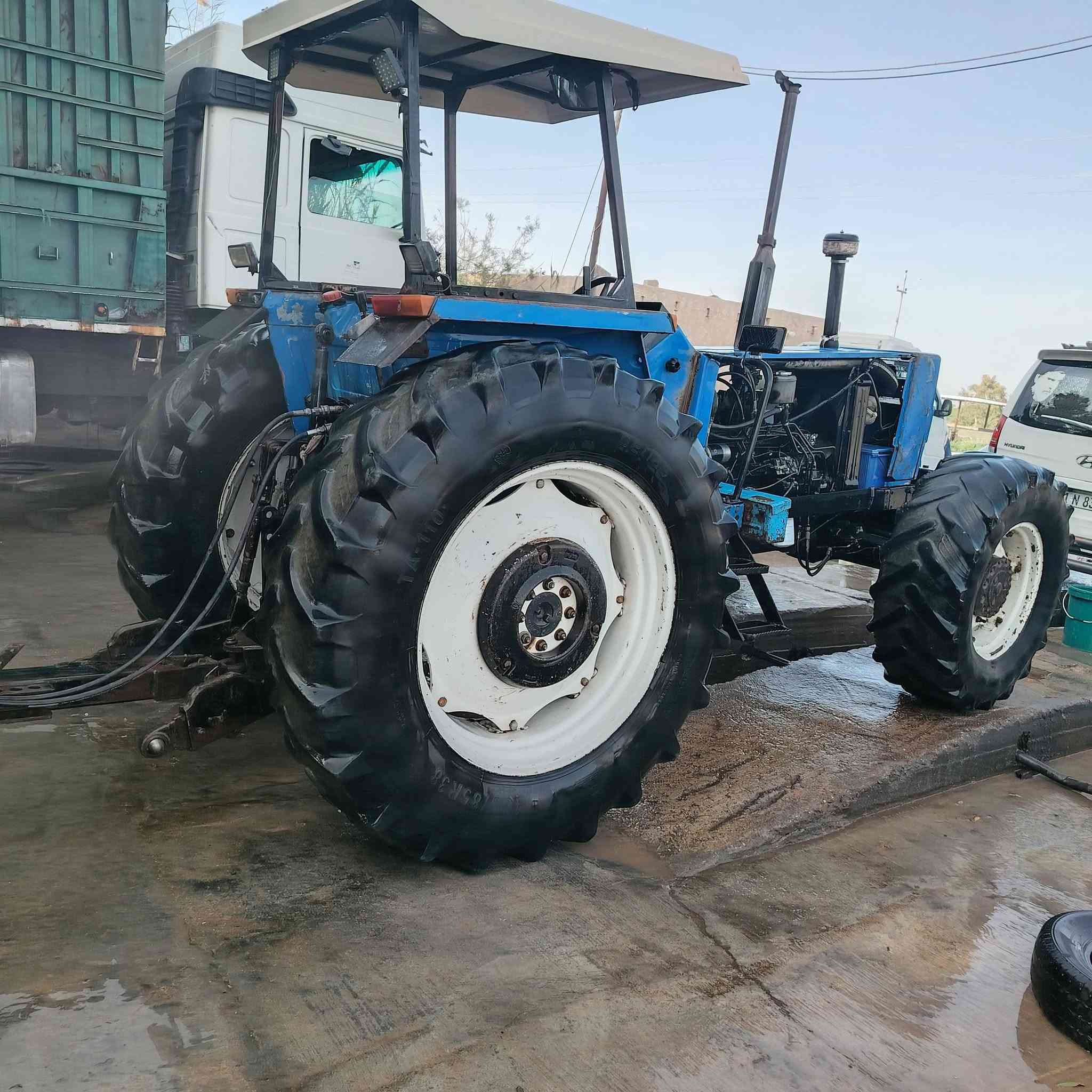 فيات البيع مديل ٢٠٠٤ وراه فدان حجم ١٢   ***********  $***********

