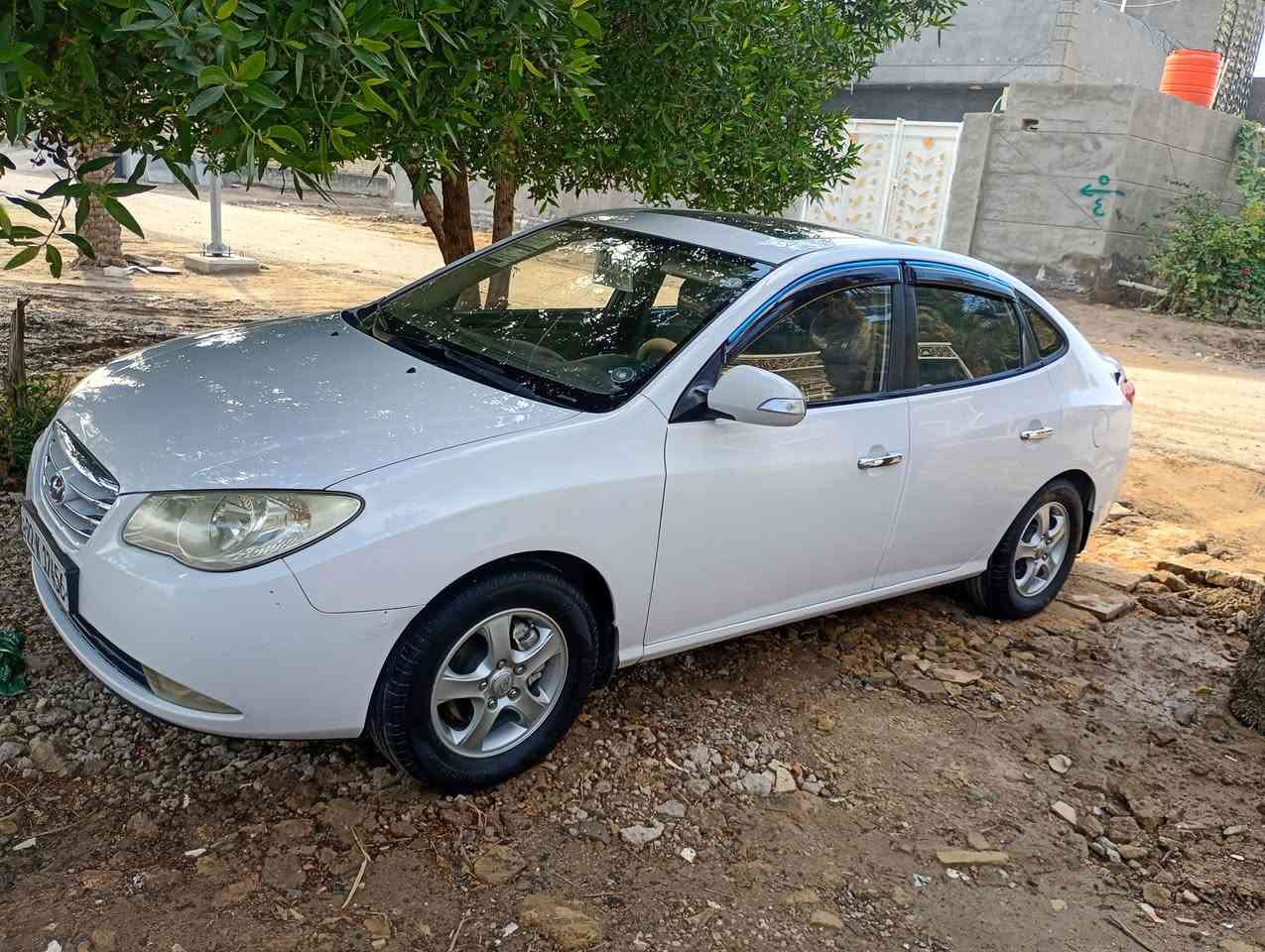 سلام عليكم
النترا 11فول مقدس محرك 1600 دوش 
فتحه تحكم جهتين شاشه اربعه دسك 
تخم تاير كير محرك جديد شاده جديده
سيرفس للمحرك تخم بخاخ تخم بلكات
جوينات جدد راديتر جديد ولف حماوه
جاهزه من كلشي 

تخم تاير جاهزه من كلشي بأسم كردي 
تحويل او وكاله حاضر السعر و التفاصيل
***********
