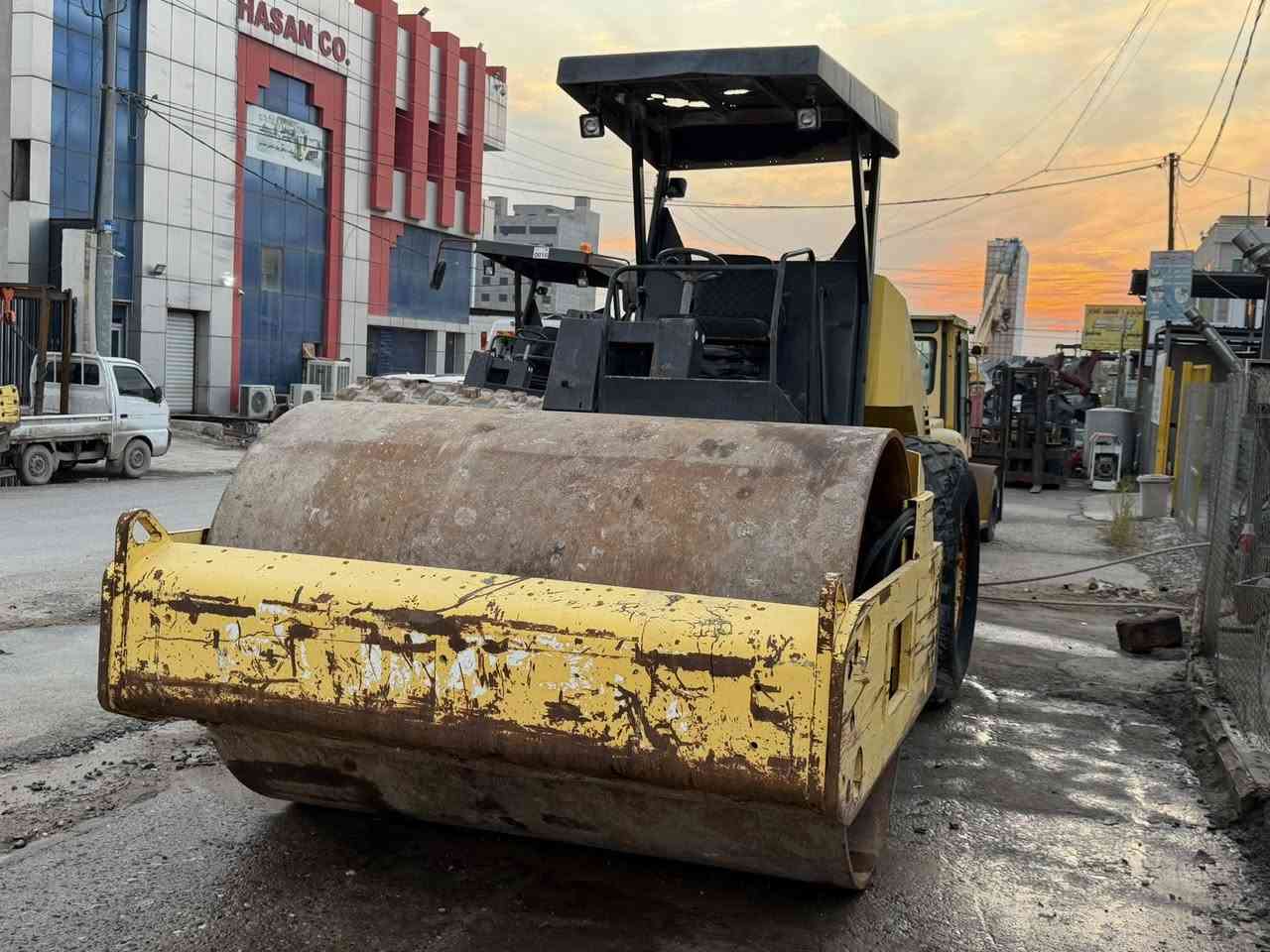 حاديلة BOMAG 
حجم ٢١٢ 
محرك ٦
رةقم كاتي 
دخول جديد 
مابي سبوخ 
رةقم واتساب *********** 
كورك ***********
