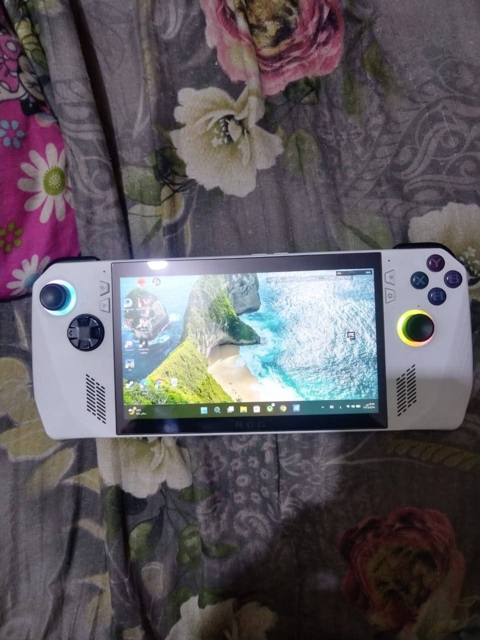 روج الاي نظافة 100/100 استعمال اقل شهرين السعر خاص
بكاني بغداد المدينة 
اتصال رقم ***********
