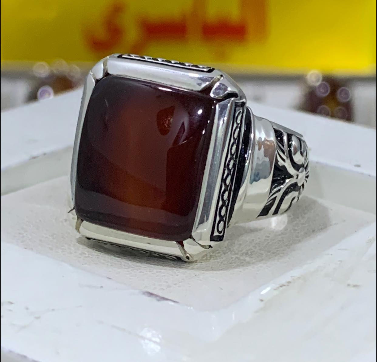 خاتم عقيق يماني كرزي مربع صياغه عارف البحرين فضه 990 التفاصيل داخل الفيديو للاستفسار واتساب *********** فضيات ابو نرجس الياسري يوجد توصيل لجميع المحافظات
