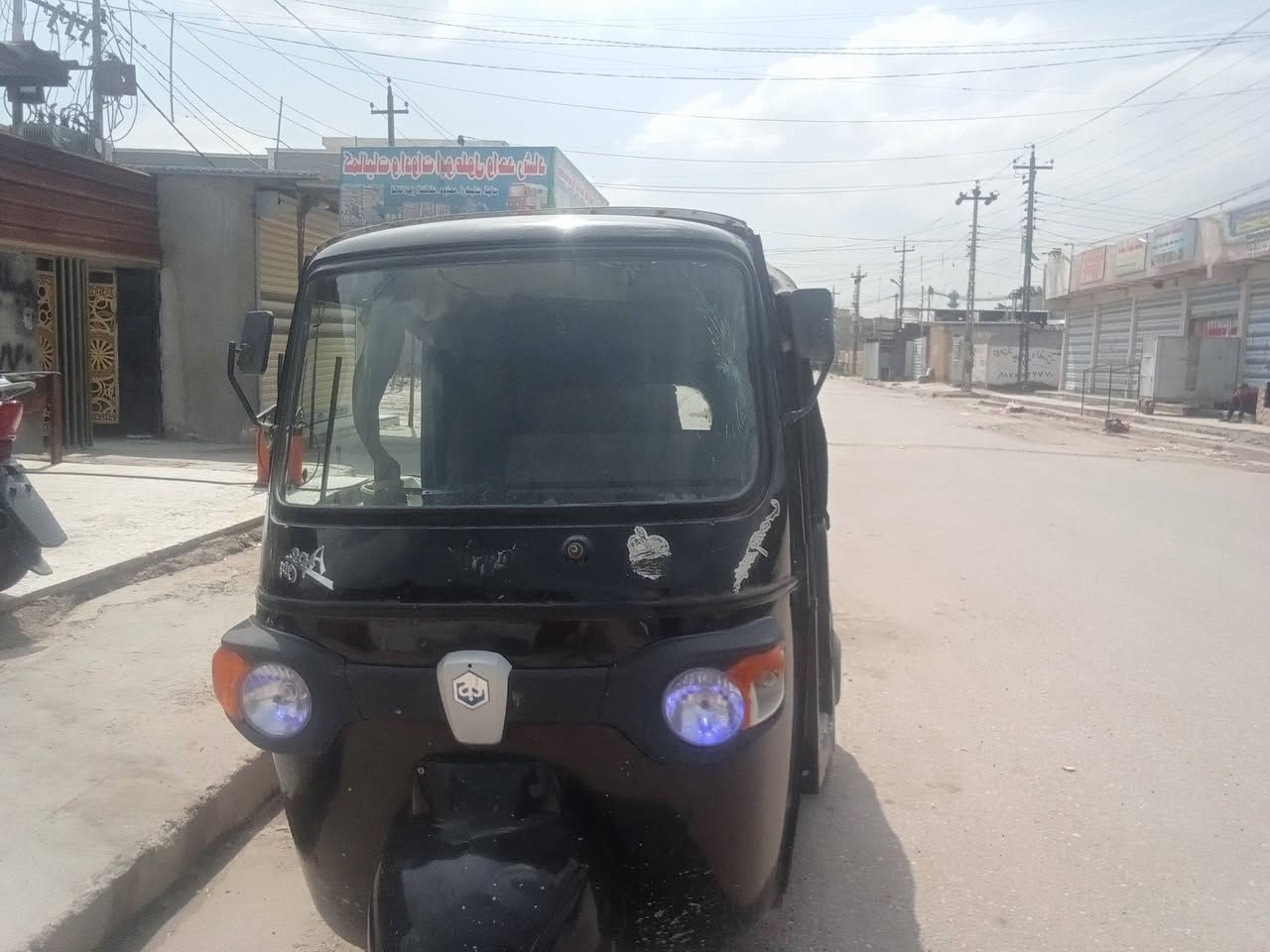 سلام عليكم  تكتك بياجو موديل 2018 وراق صوليه ٧ مكينه بلاديه تكتك نضيفه مكان بغداد السعر خاص ***********
