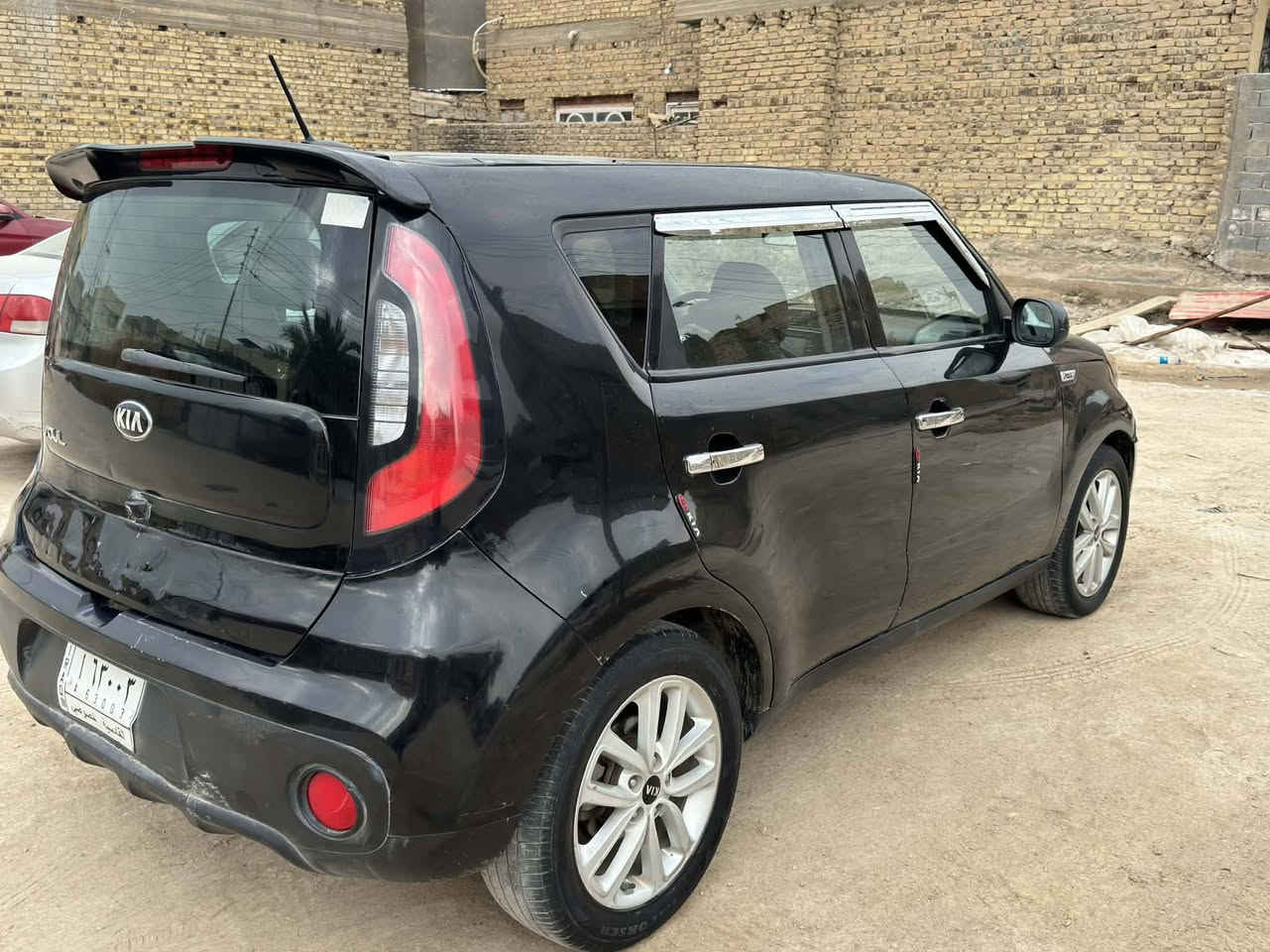 السلام عليكم
صول موديل 2017. مريكيه بيه جاملغ خلفي فقط بدون ارباك. وبيه رشات بسيطه اثر شخوط بجم كبس.  مكينه الفين. تبريد ابيانو
تحكمات. شاشه كامره.
تخم تاير. حداديه لوك. باتري جديد مكينه وتراي زيرو. مال جنيان. 
رقم قادسيه تحويل مباشر. السعر 96
وبيه مجال.  مكاني بابل ناحية ابي غرق 
***********.واتساب. اتصال خادم
