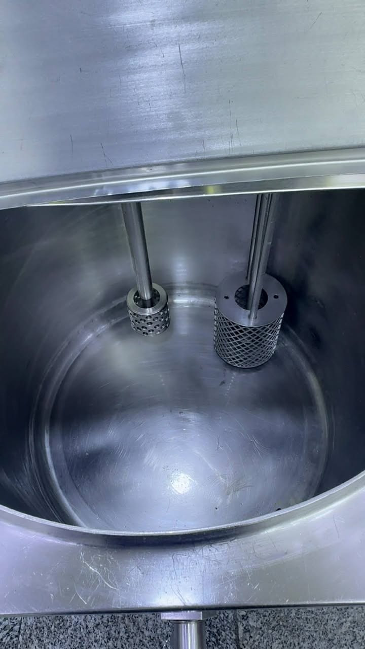 بستره بروماك
ايطالي 110 لتر
حديث ثري فيز 
تبريد ماء 
حار بارد 
كمبريسر دورين بطحي
بغداد   ***********
