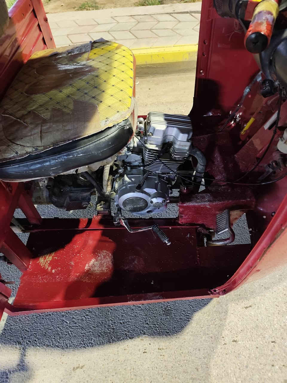 سلام عليكم تكتك موديل 2018 اوراق محوره مكينه واكسل ستوته اريد  اراوس بستوته  ***********
