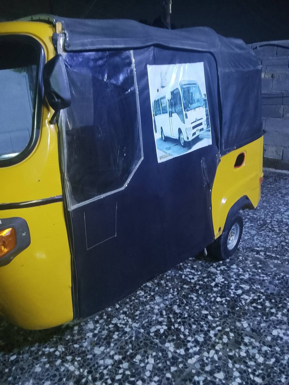 سلام عليكم شباب تكتك بياجو مديل 18محرك ديفياس اوراق السعر1,600  المكان بغداد الأمين الثانية ***********
