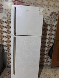 ثلاجه للبيع للاستفسار 07708634672