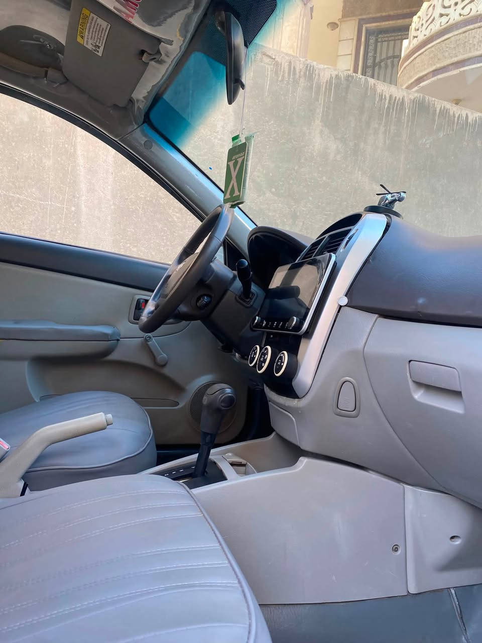 السلام عليكم
سبكترا  2009 رقم بغداد الدولي مصفره هيئه وغرامات 

سياره جديده وجاهزه على اخر حبايه 

مكاني حله 

***********
