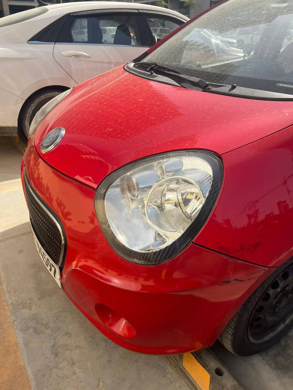 📍جيلي باندا 2013 🐼
السياره جديده بمعنى الكلمه 

📍ماشيه 65 فقط حقيقي 

عليها ادامه كامله 
المواصفات 
1/ شاشه 
2/ كامرة
3/ مرايه كهرباء
4/ أشاير بل جاملغ
5/ داخل مغلف جديد 
وباقي المواصفات المعروفه 

مكاني 📍بغداد بوابة العراق 
السعر52 وبيه مجال حك الجيه 

☎️ ***********
