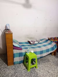 غرفة نوم • اثاث خشبي • للبيع