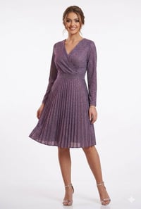 فستان نازك • استعمال مره وحده • مقاس ٤٨ و ٥٠