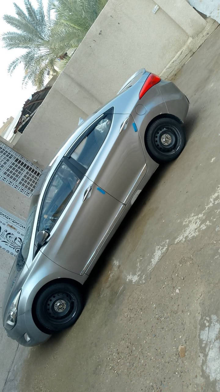 سلام عليكم النترا 12خليجي محرك 1600دكشن عالي رقم بغداد انكليزي سياره صبغتها عام اثر جراد محرك كير كفاله وعندي سونار قبل لا اصبغها ومن صيغتها
مكان بغداد حي الجهاد ***********3
