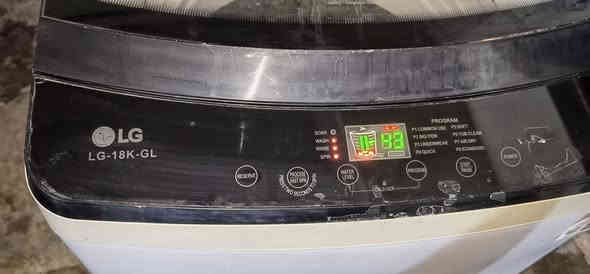 غسالة للبيع 
اوتوماتيك 
 L G 
 حجم 18 كيلو حتى البطانيات تغسل 😍
شغال ١٠٠٪
ما مفتوحة 
سعر الشراء ٣٢٥ الف 🚫
سعر البيع ٢٥٠ الف ✅
عنوان دهوك بروشكي فرع بانزين خانة ايفريست والمدرسة 
محلى كوجرا 
***********
***********
