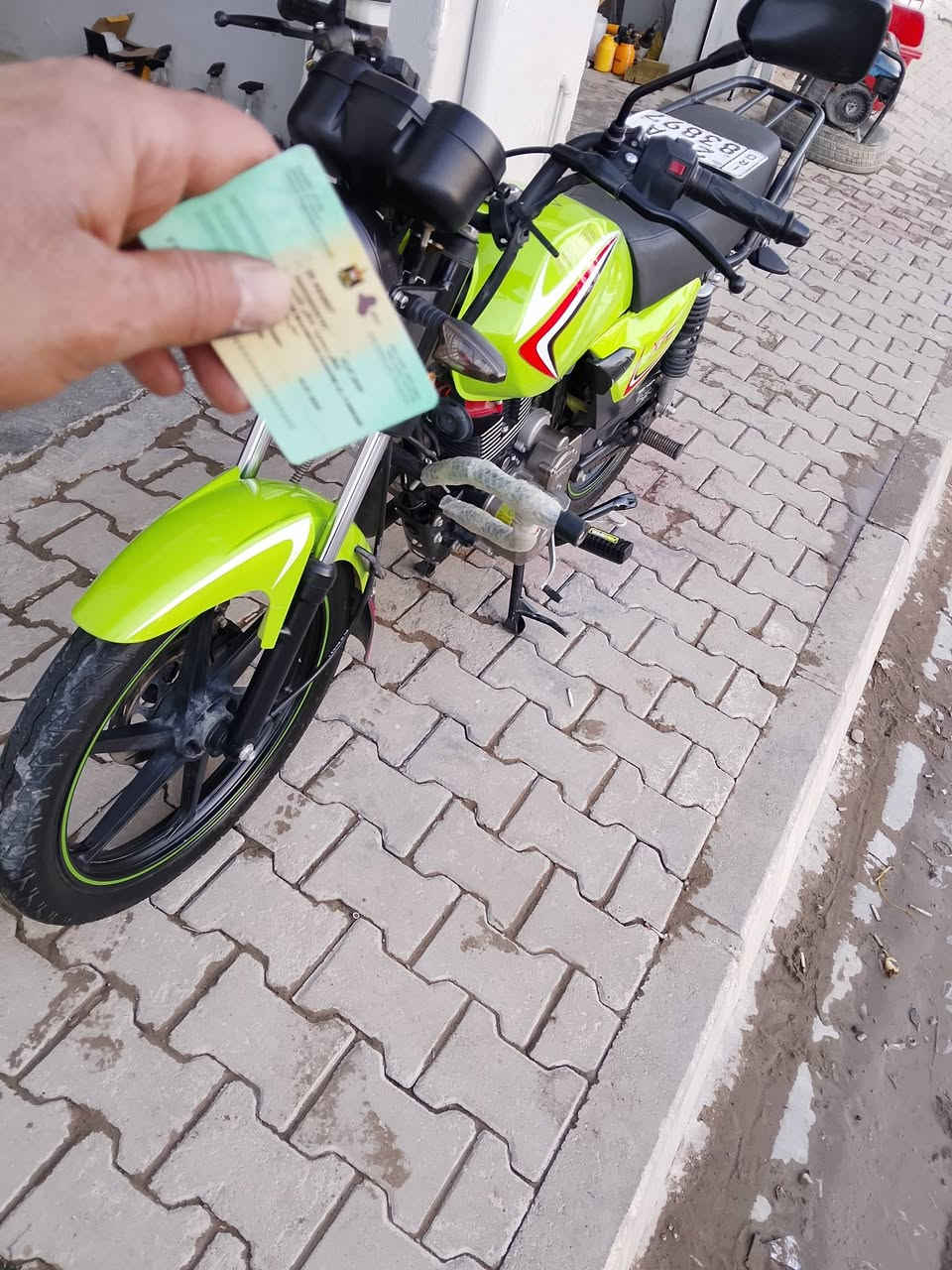 السلام عليكم ورحمه الله وبركاته دراجة شاينك موديل 23 نازلة بل 25 كفالة عامة من كلشي مرقم كامل انكليزي تحويل ثاني يوم إذ تريد كفالة عامة مرقم كامل انكليزي سنوية ٣٠ يلة تسقط مكاني ديالى خرنابات الشراي يتصل ويدلل ويتساب موجود *********** اتصل ودلل
